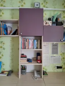 2 стола с системой хранения и подсветкой