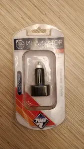 Индикатор (вольтметр) бортового напряжения в авто