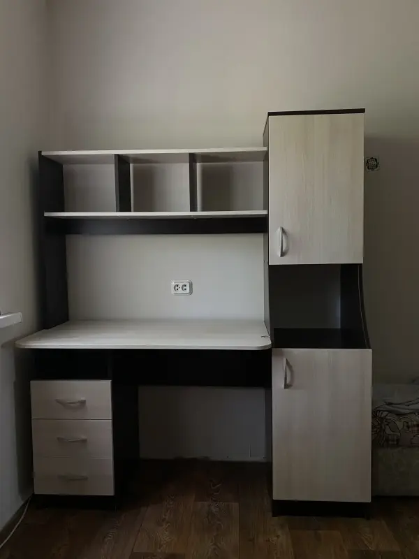 Компьютерный стол. Письменный стол. Стол