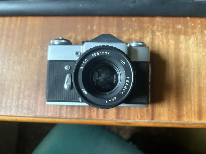 Плёночный Фотоаппарат Зенит-В с Гелиос 44-3 МС 2/58