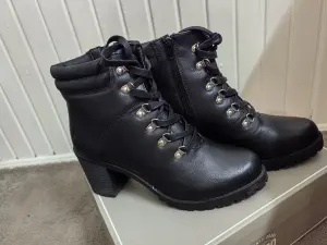 Ботинки