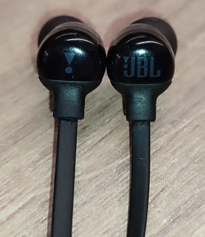 Беспроводные наушники JBL TUNE 110BT