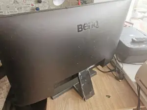 BenQ EW3270U