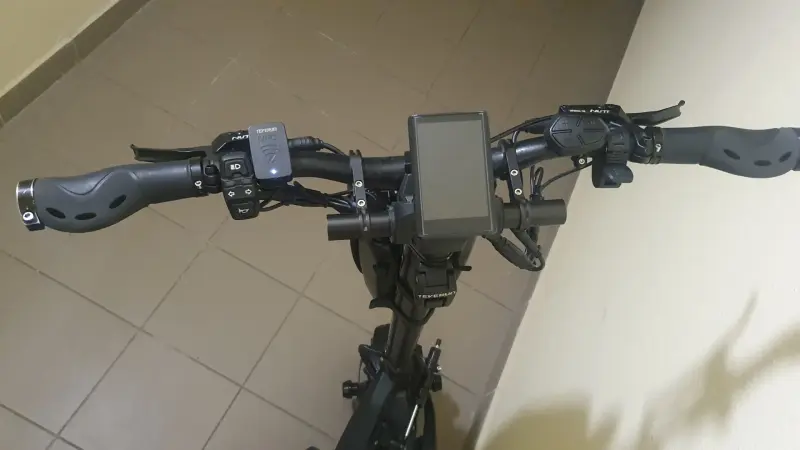 Продам электросамокат teverun 11+ (на призматах)