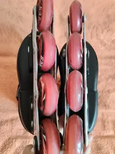 Роликовые коньки