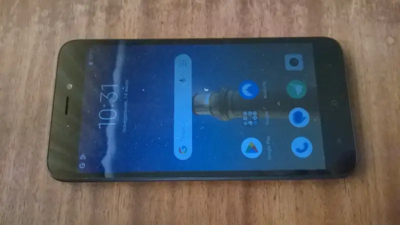 Телефон смартфон Xiaomi Redmi Go