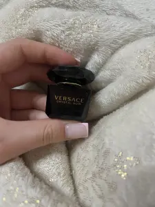 Флакон от миниатюрных духов VERSACE CRYSTAL NOIR