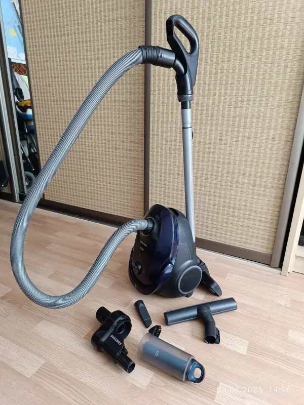 Пылесос Samsung SC20M251AWB/EV. Увеличенная мощность 2000 вт.