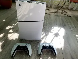 Playstation 5 slim (2 геймпада)