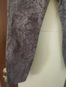 Брюки ZARA WOMAN длина 96, по талии 43,по бёдрам 50,почта.