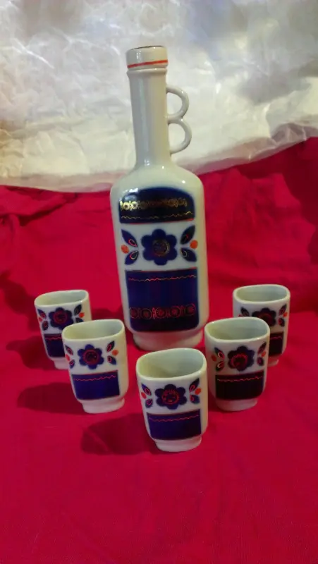 Штофы фарфоровые для алкогольных напитков СССР.