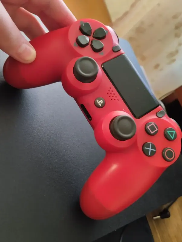 Продаю приставку PS4 slim500GB  