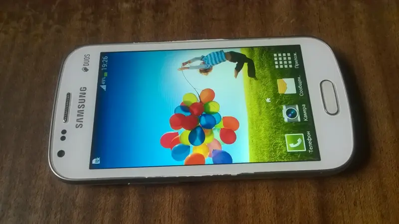 Телефон Samsung Galaxy S Duos 2 (S7582)
