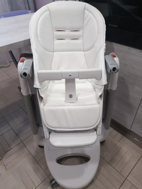 Стульчик для кормления Peg Perego Tatamia