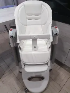 Стульчик для кормления Peg Perego Tatamia