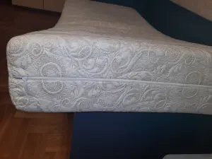 Кровать подростковая с матрасом.