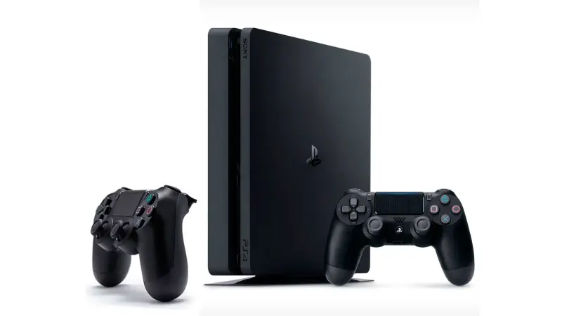 PlayStaytion4 с двумя джойстиками