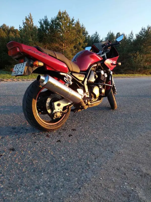 Мотоцикл Yamaha FZS 600