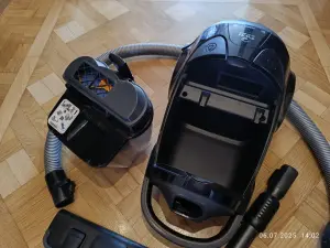 Пылесос Samsung SC8872. Мощность 2200 вт.