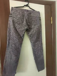 Брюки ZARA WOMAN длина 96, по талии 43,по бёдрам 50,почта.