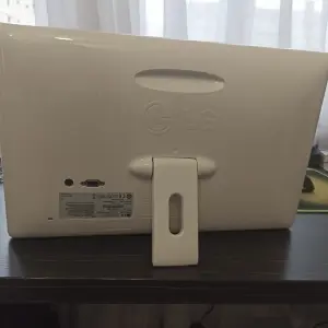 продам монитор