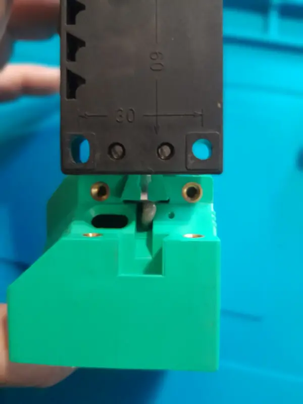 Pepperl + Fuchs U-10-60Vdc/J-200mA varikont датчик индуктивный