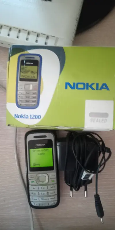 Мобильный телефон Nokia 1200