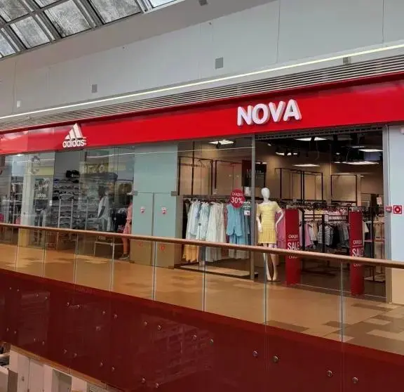 Сеть магазинов женской одежды NOVA в ТЦ Минска