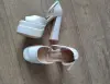 Босоножки женские на высоком каблуке