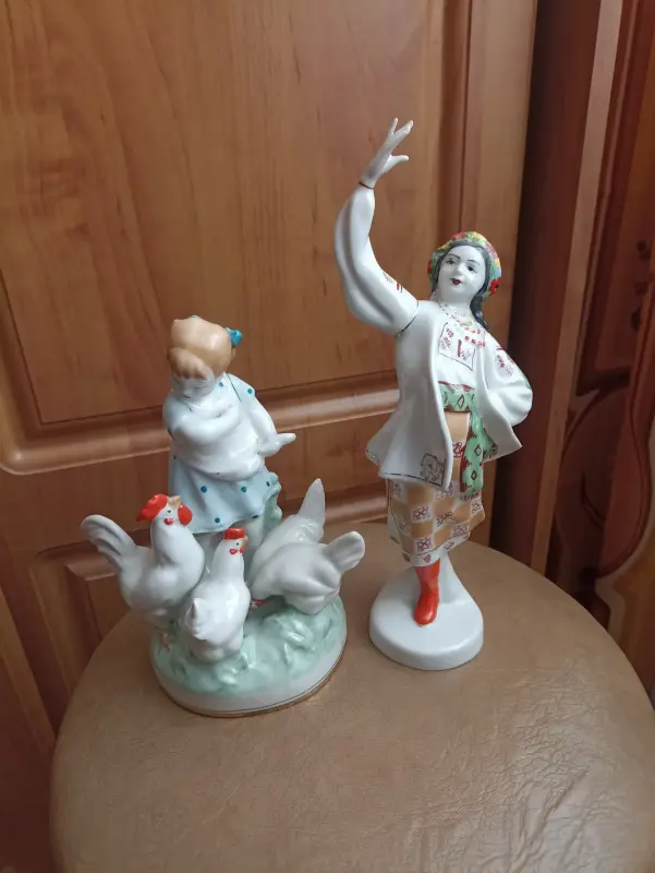 Статуэтки фарфоровые ССС.