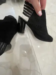 Женские босоножки