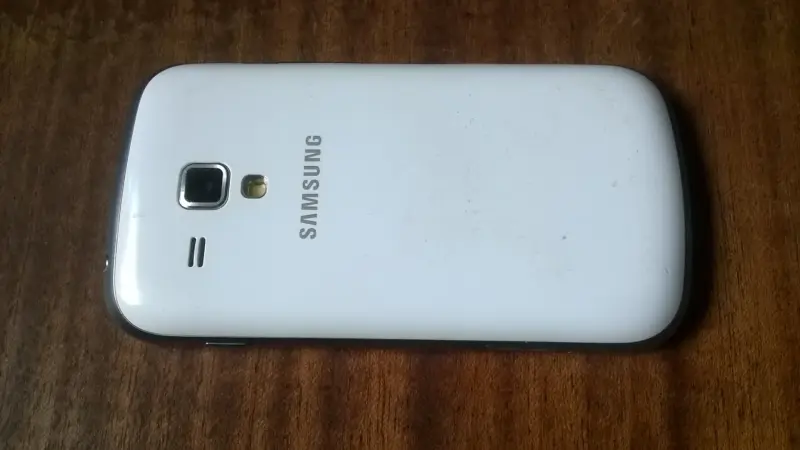Телефон Samsung Galaxy S Duos 2 (S7582)