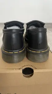 Низкие ботинки Dr. Martens