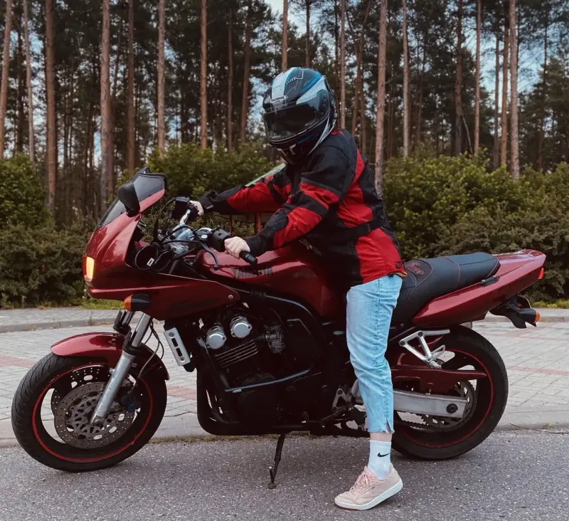 Мотоцикл Yamaha FZS 600