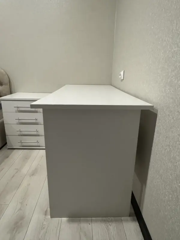 Стол