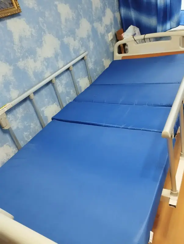 Кровать медицинская