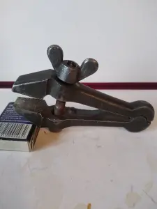 Тиски слесарные