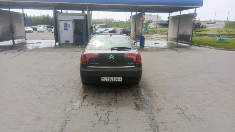 Легковой автомобиль