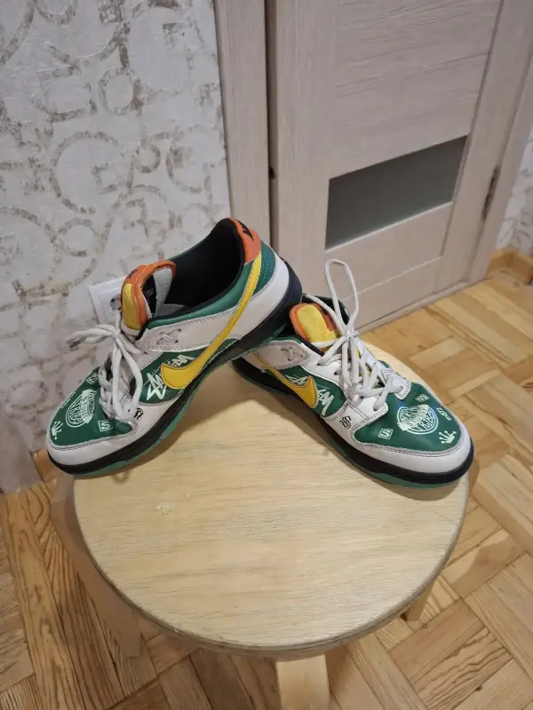 Кроссовки Nike