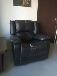 Кресло кожаное б/у