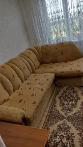 Мягкий уголок: угловой диван и кресло