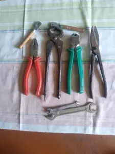 Инструменты слесарные
