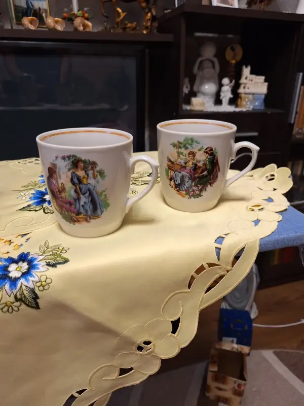 Кружка фарфоровая.