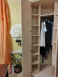 Шкаф угловой