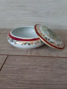 Шкатулки