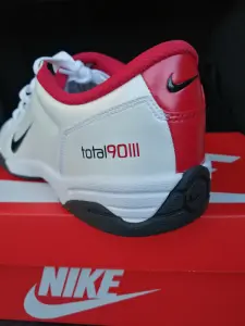 Кроссовки для футбола NIKE Total 90