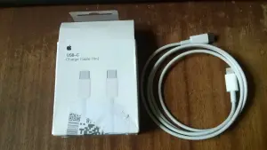 Кабель Apple USB Type-C - USB Type-C (1 м, белый)