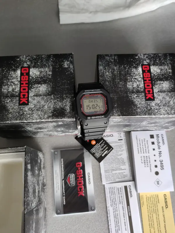 Casio G-Shock GW-M5610U-1ER часы