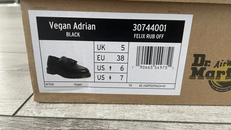 Низкие ботинки Dr. Martens