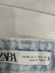 Джинсы Zara